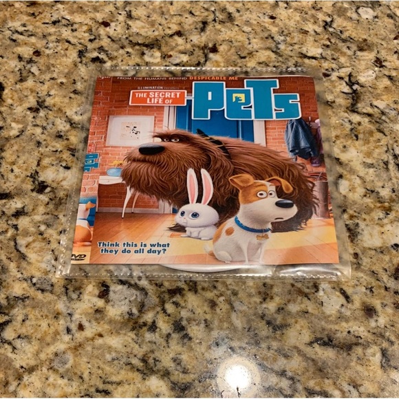 Illumination The Secret Life of Pets DVD - Picture 1 of 4